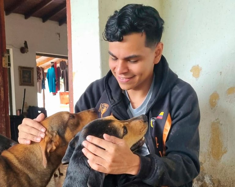 Johnny Andrés Restrepo se une a la labor de la Fundación Refugio Animal Huella Vital